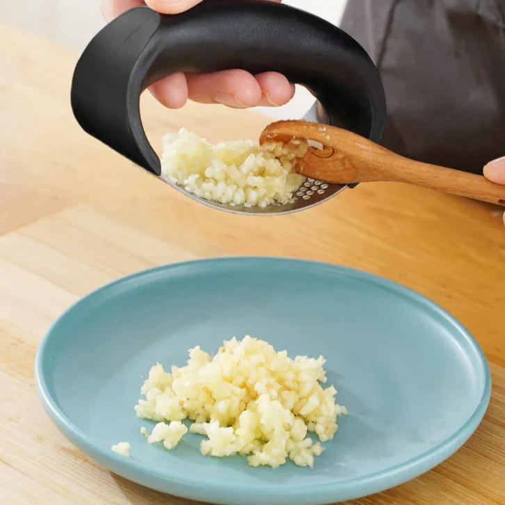 Stainless Steel Garlic Mincer - Image 5